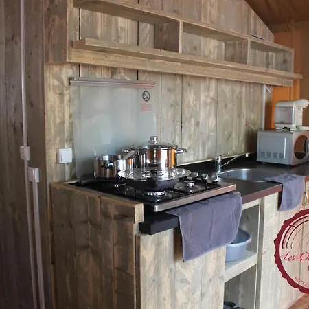 Camping Les Chenes Rouges 4*